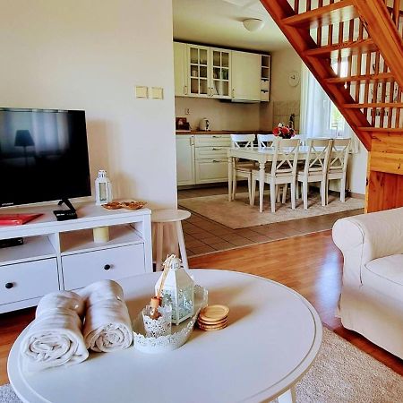 Holiday Home Holiday Hill 42 By Interhome Cista  Eksteriør billede